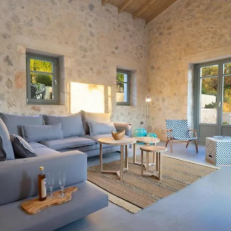Sleeps 4 With Pool Air Con And Wifi Villa