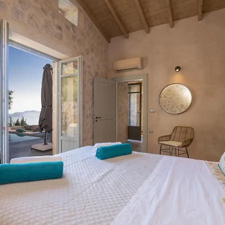 Villa Sleeps 4 With Pool Air Con And Wifi *
