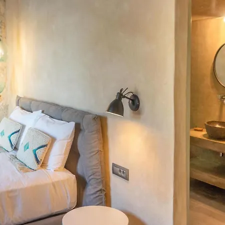 Sleeps 4 With Pool Air Con And Wifi *