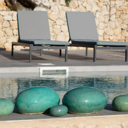 Sleeps 4 With Pool Air Con And Wifi Kokoláta